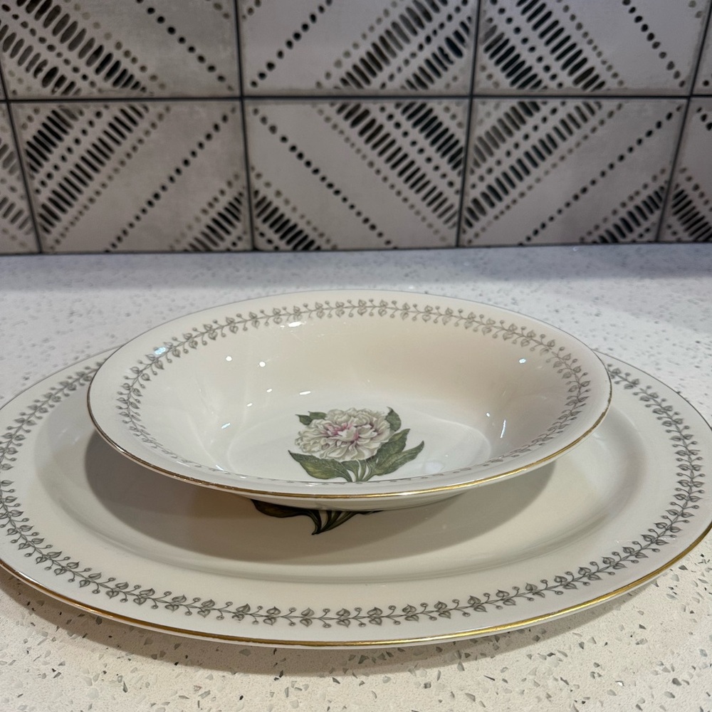 Floral Patterned Dinnerware Set